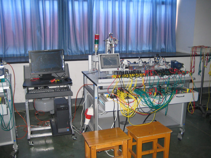 石家莊工程技術學校機電工程系實訓室_河北培訓網